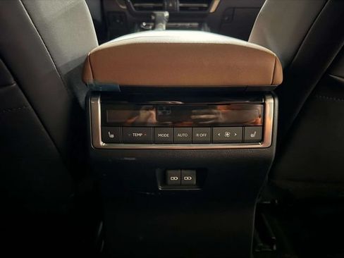 Used 2024 Lexus GX 550 AWD/4WD image 25
