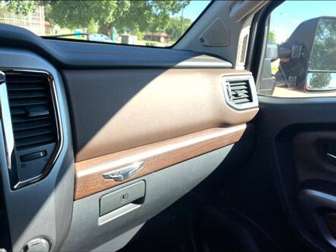 Used 2016 Nissan Titan Platinum Reserve image 37