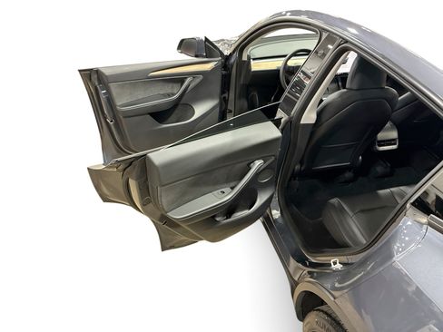 Certified 2023 Tesla Model Y AWD image 8