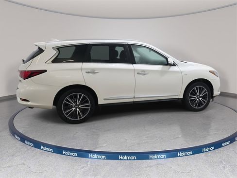 Used 2019 INFINITI QX60 Luxe w/ Essential Package image 6