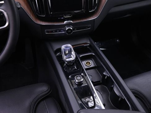 Certified 2023 Volvo XC60 B5 Ultimate w/ Protection Package Premier FWD image 16