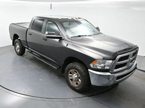 Used 2018 RAM 2500 Tradesman w/ Chrome Appearance Group image 17