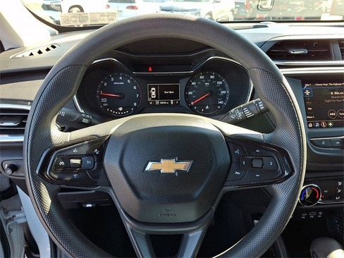 Certified 2022 Chevrolet TrailBlazer LT w/ Driver Confidence Package image 21