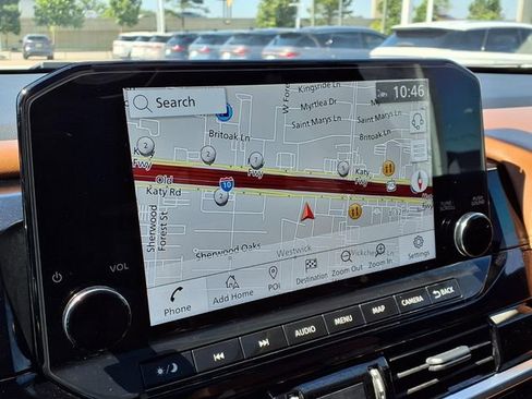 Used 2024 Nissan Pathfinder Platinum w/ Black Appearance Package FWD image 12