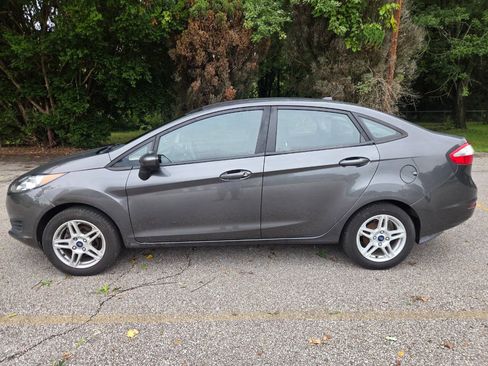 Used 2018 Ford Fiesta SE FWD image 4