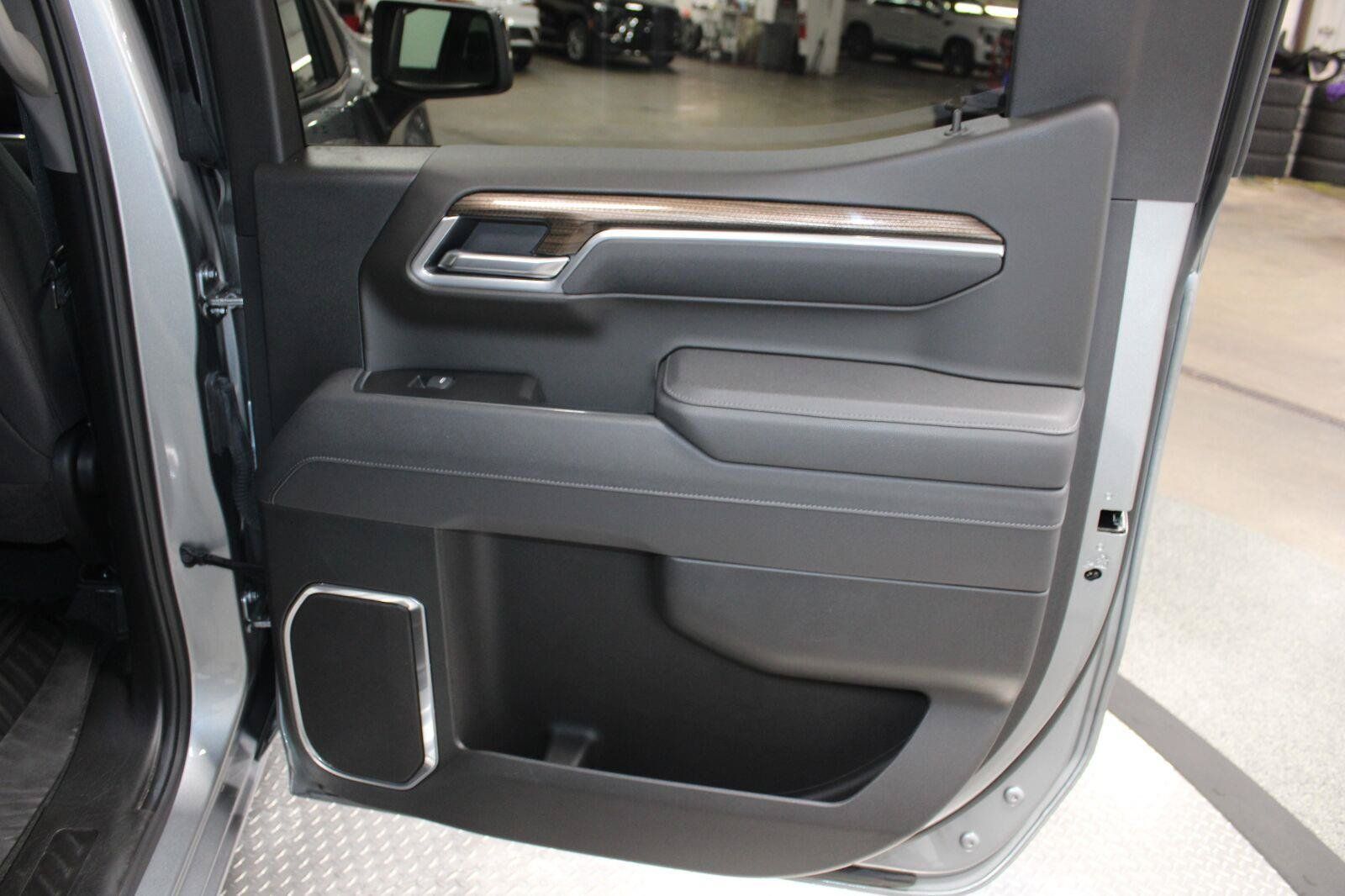 Used 2026 Chevrolet Silverado 1500 RST AWD/4WD image 21
