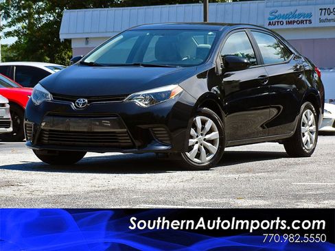 Used 2016 Toyota Corolla LE FWD image 1