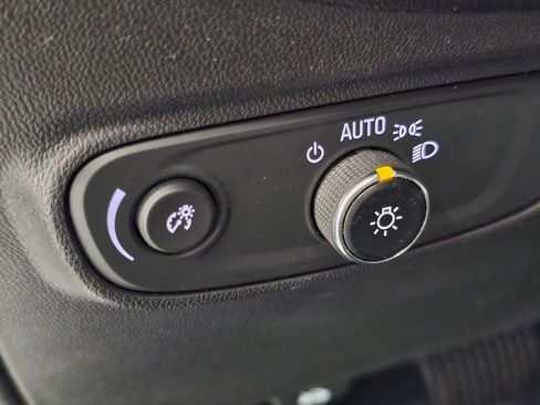 Used 2021 Chevrolet Equinox LT FWD image 29