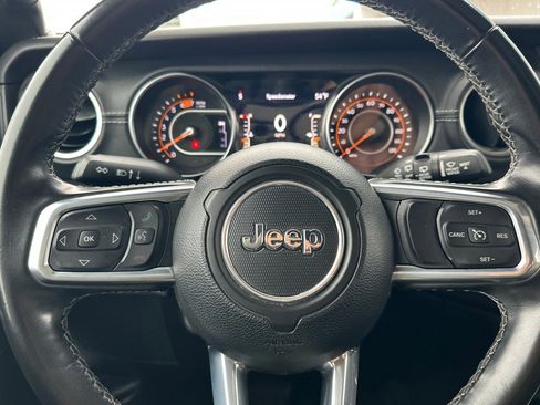 Used 2022 Jeep Wrangler Unlimited Sahara image 24