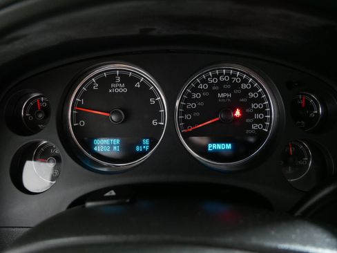 Used 2009 Chevrolet Avalanche LS w/ Convenience Package #1 AWD/4WD image 21