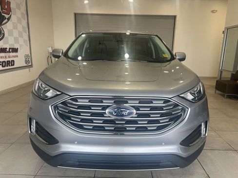 Used 2023 Ford Edge Titanium image 2