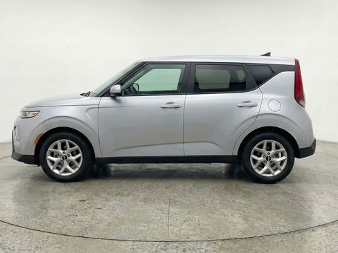 Used 2025 Kia Soul LX w/ LX Technology Package FWD image 5
