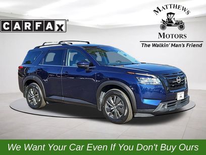 Used 2022 Nissan Pathfinder SV w/ SV Black Package