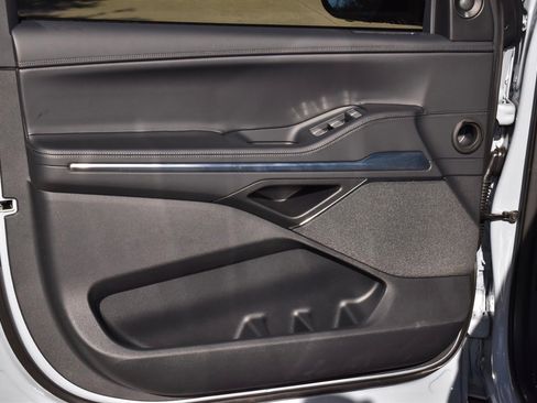 New 2025 Lincoln Navigator Reserve w/ Jet Appearance Package image 39