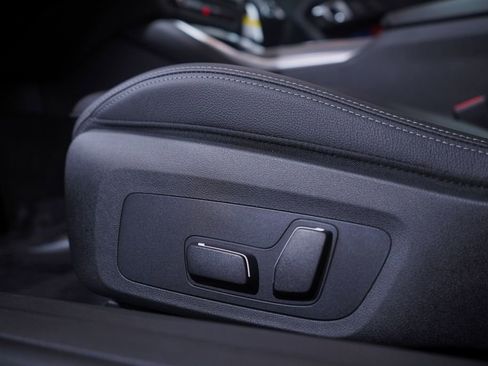 Used 2025 BMW 230i Coupe w/ M Sport Package RWD image 12