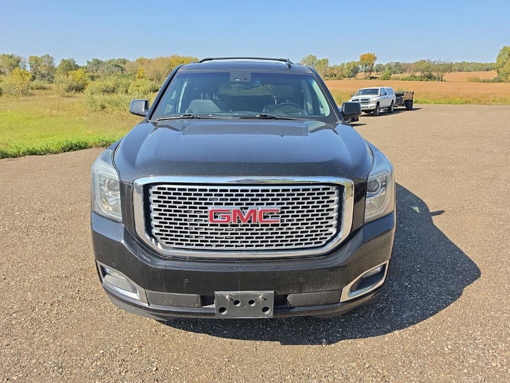 Used 2017 GMC Yukon Denali w/ Open Road Package AWD/4WD image 2