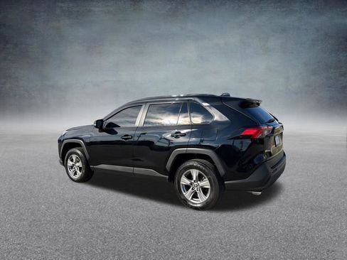 Used 2022 Toyota RAV4 XLE w/ Convenience Package image 11