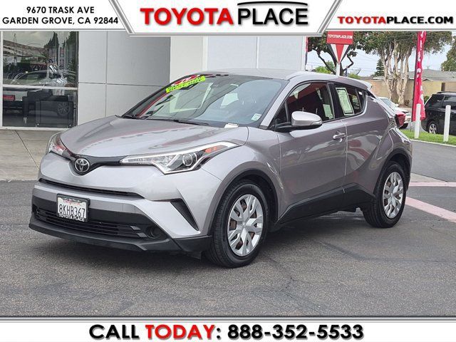 Used 2019 Toyota C-HR LE FWD image 1