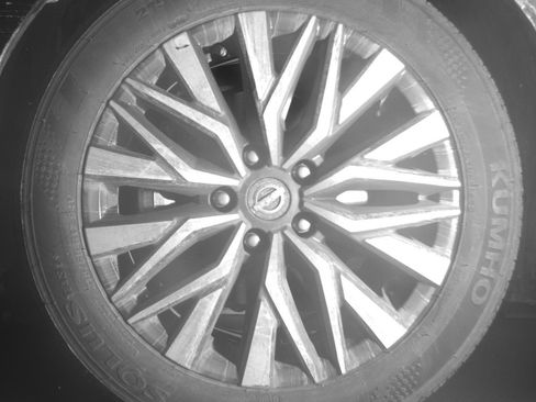 Used 2025 Nissan Altima 2.5 SV FWD image 12