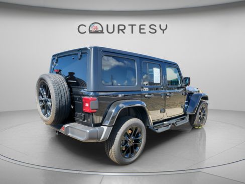 Certified 2023 Jeep Wrangler Unlimited Sahara AWD/4WD image 3