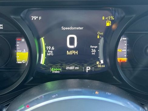 Used 2025 Jeep Wrangler Unlimited Sahara AWD/4WD image 30