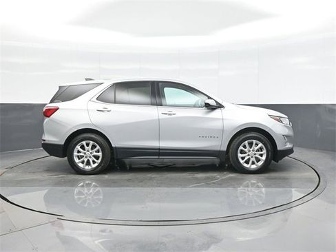 Used 2018 Chevrolet Equinox LT image 8