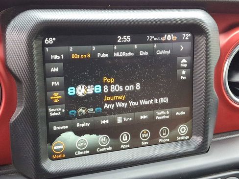 Used 2022 Jeep Wrangler Unlimited Rubicon w/ Cold Weather Group image 19