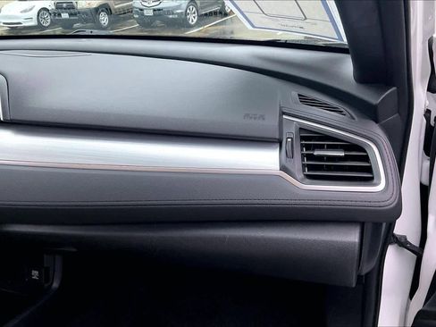 Used 2016 Honda Civic Touring image 17