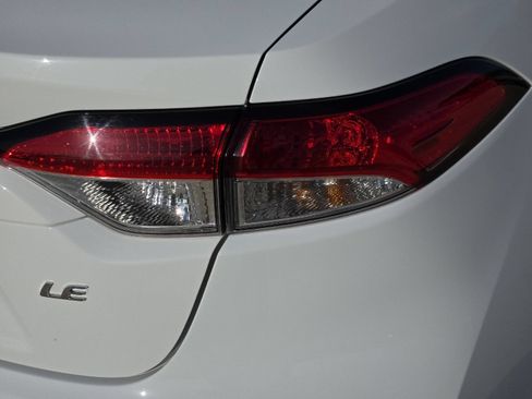 Used 2024 Toyota Corolla LE FWD image 24