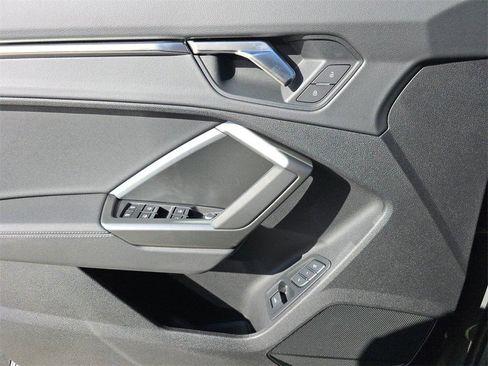 Used 2025 Audi Q3 2.0T Premium w/ Convenience Package AWD/4WD image 18