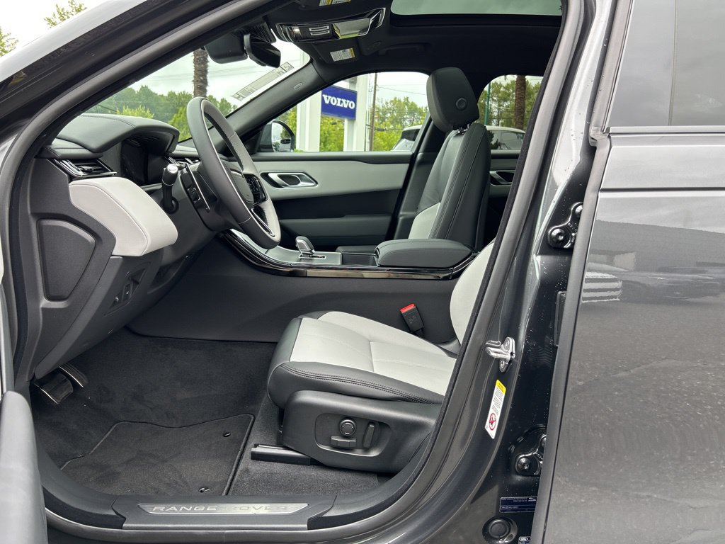 New 2026 Land Rover Range Rover Velar Dynamic SE AWD/4WD image 4