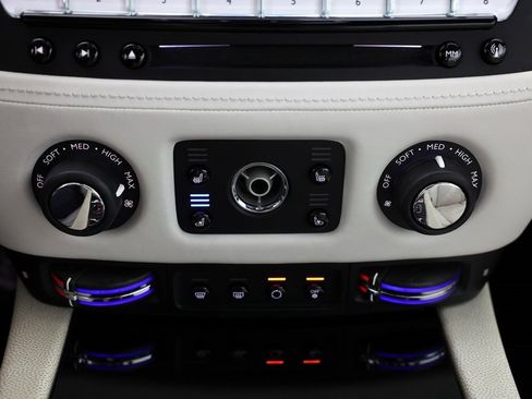 Used 2016 Rolls-Royce Wraith image 29