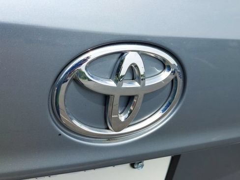 Used 2022 Toyota Highlander XLE AWD/4WD image 43