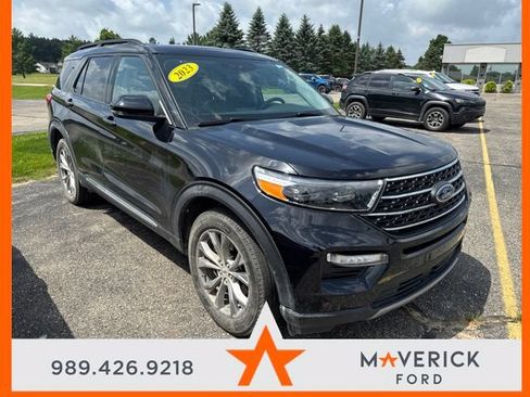 Used 2023 Ford Explorer XLT w/ Equipment Group 202A AWD/4WD image 2