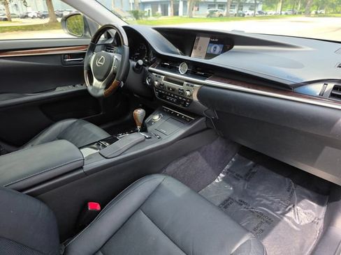 Used 2013 Lexus ES 350 w/ Luxury Pkg FWD image 9