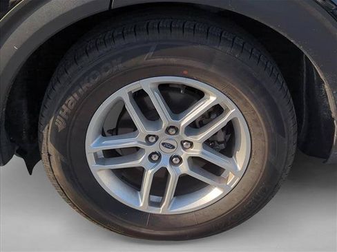 Used 2025 Ford Explorer Active w/ Active Comfort Package RWD image 7