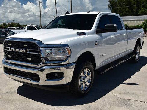 Used 2022 RAM 2500 Big Horn w/ Level 1 Equipment Group AWD/4WD image 3
