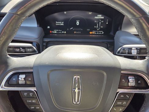 Used 2021 Lincoln Nautilus Reserve image 18