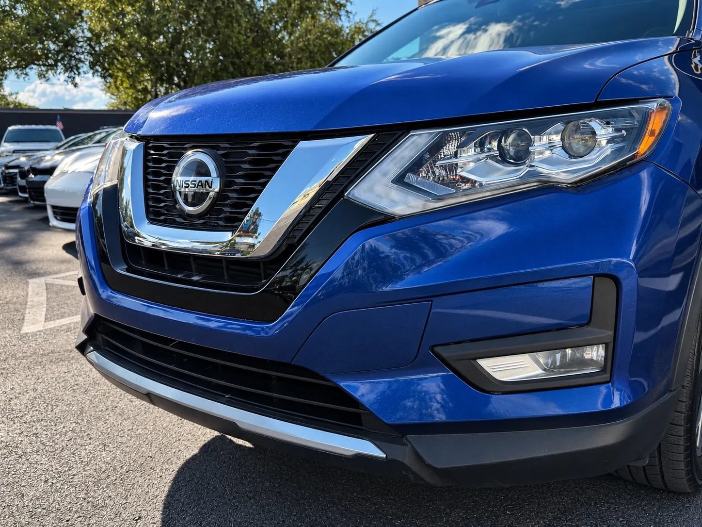 Used 2019 Nissan Rogue SL w/ Premium Package AWD/4WD image 3