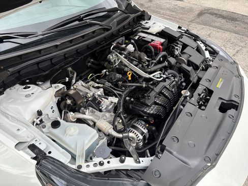 Used 2025 Nissan Altima 2.5 SV FWD image 27