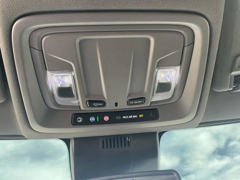 Used 2024 Chevrolet Silverado 2500 Custom w/ Custom Value Package image 24