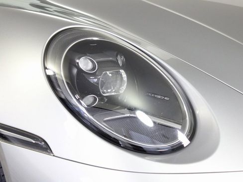 Used 2021 Porsche 911 Turbo image 11