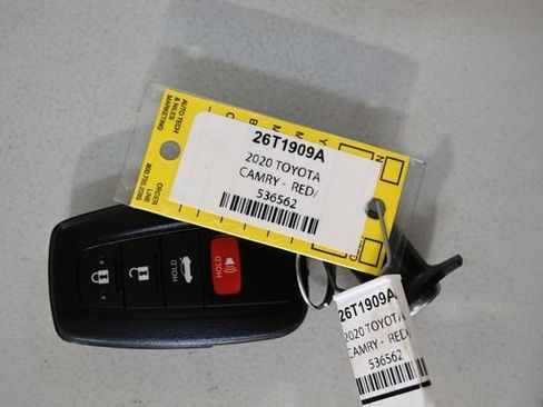 Used 2020 Toyota Camry XLE FWD image 9