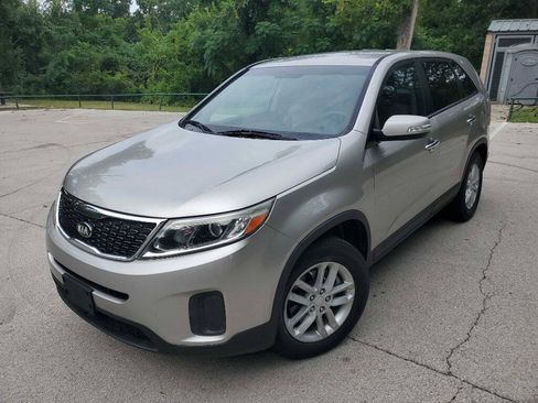 Used 2015 Kia Sorento LX FWD image 2