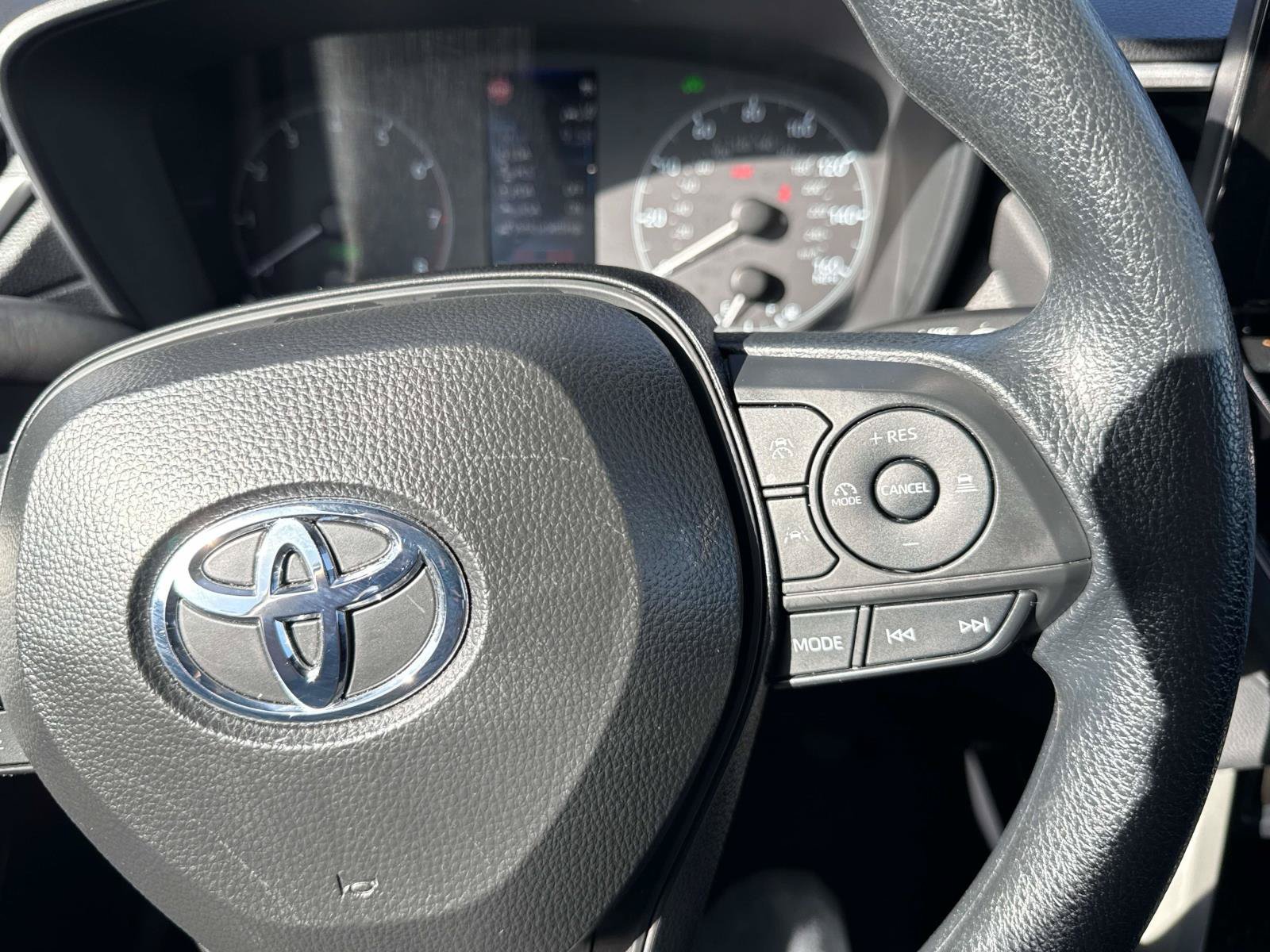 Used 2025 Toyota Corolla Cross AWD Hybrid image 25