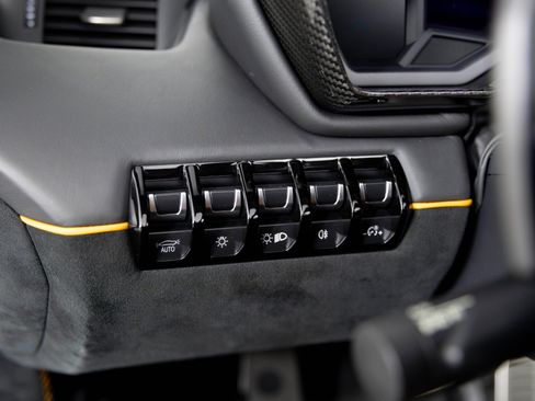 Used 2020 Lamborghini Aventador SVJ image 33