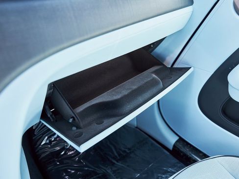 Used 2025 Rolls-Royce Spectre Base image 89