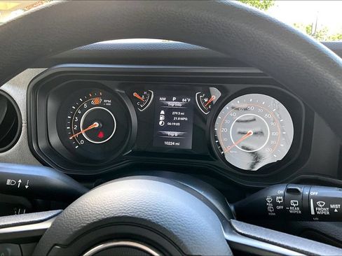 Used 2025 Jeep Wrangler Sport AWD/4WD image 2