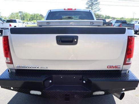 Used 2013 GMC Sierra 2500 SLE w/ HD SLE Premium Package AWD/4WD image 8