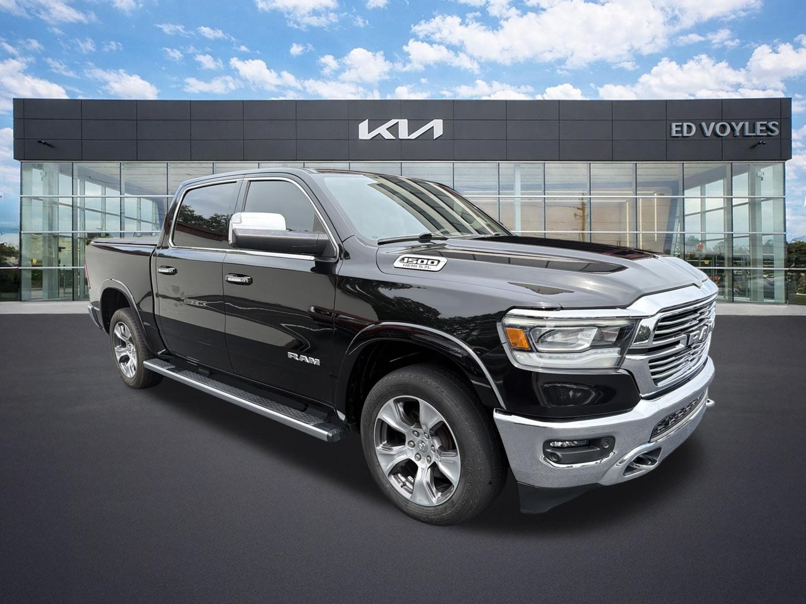 Used 2020 RAM 1500 Laramie AWD/4WD image 1